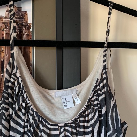 H&M zebra print top - Picture 2 of 3